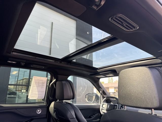Used 2025 Lincoln Navigator Reserve w/ Jet Appearance Package image 22