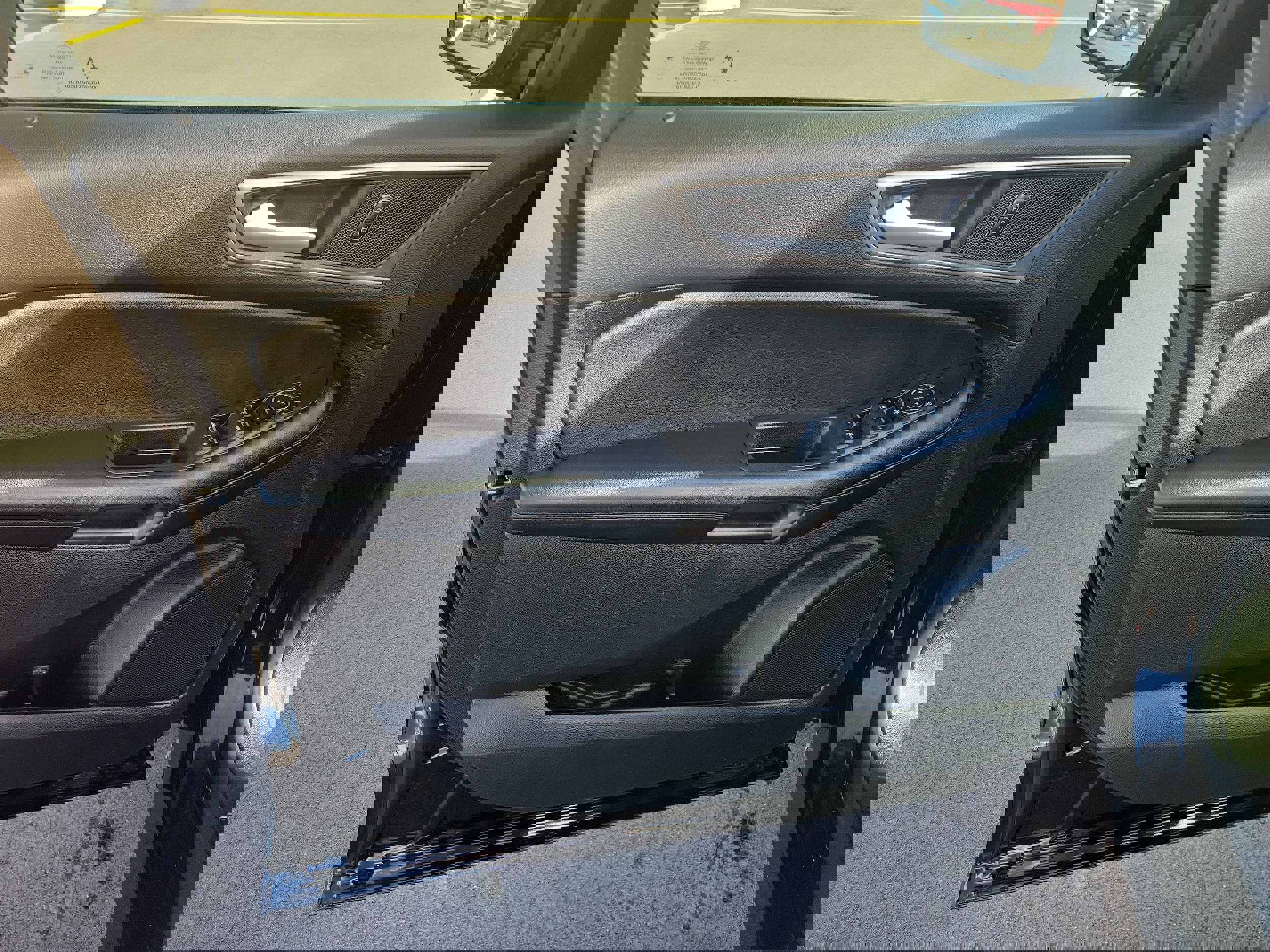 Used 2024 Ford Edge SEL w/ Convenience Package image 17