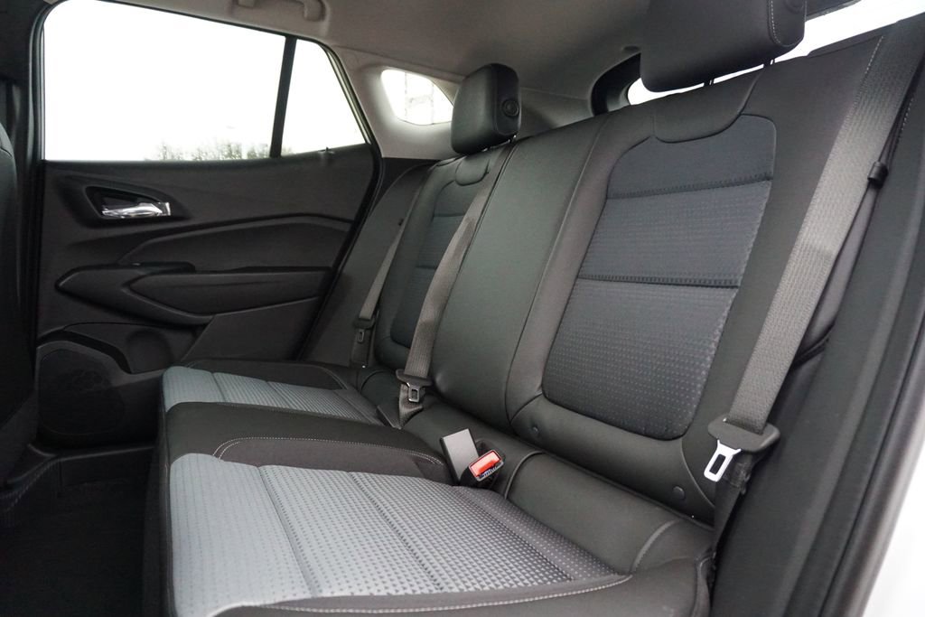 New 2026 Chevrolet Trax LT w/ Sunroof Package image 20