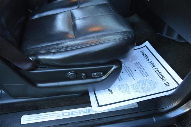 Used 2008 GMC Yukon XL Denali image 29