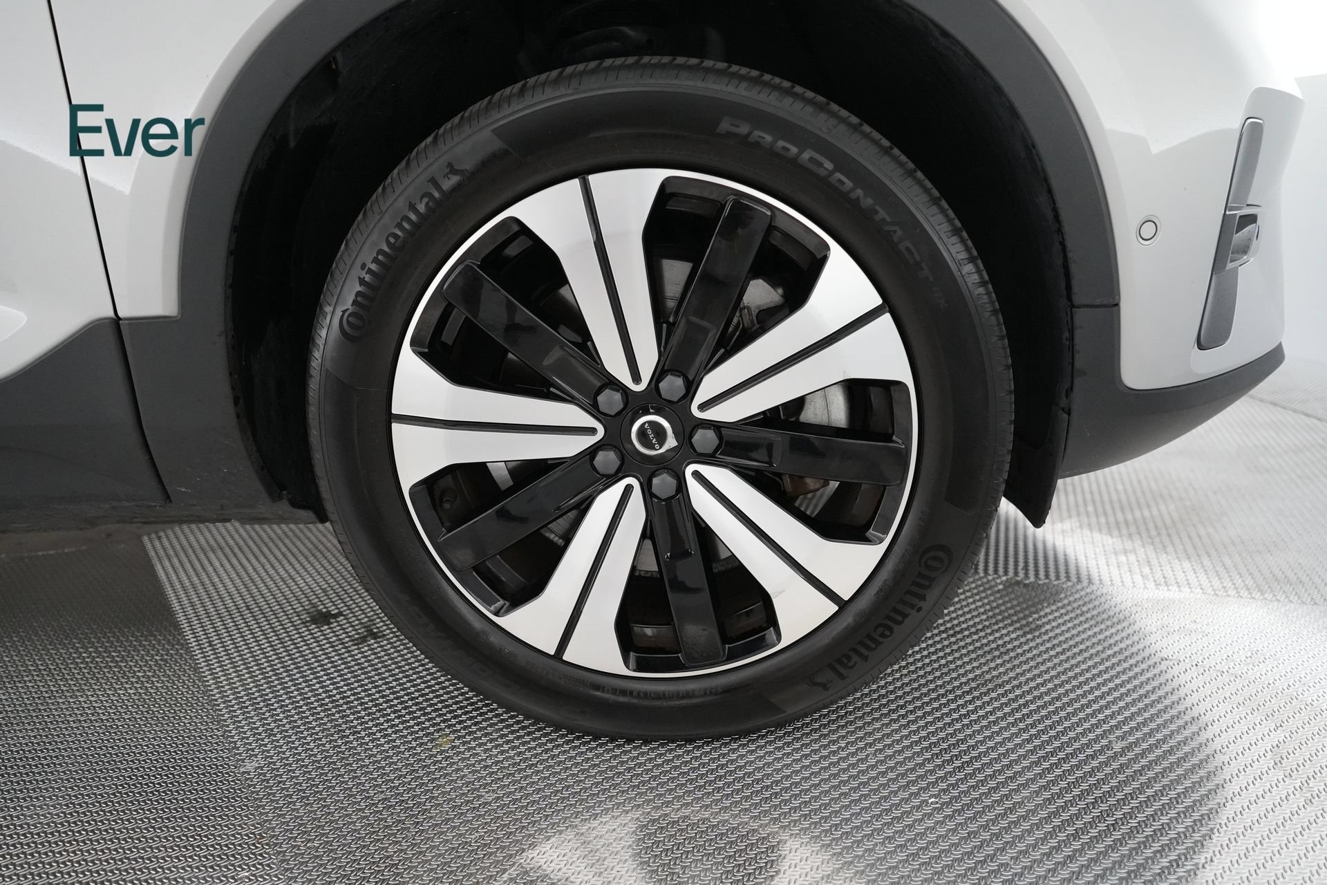 Used 2023 Volvo XC40 Recharge Plus AWD/4WD image 19