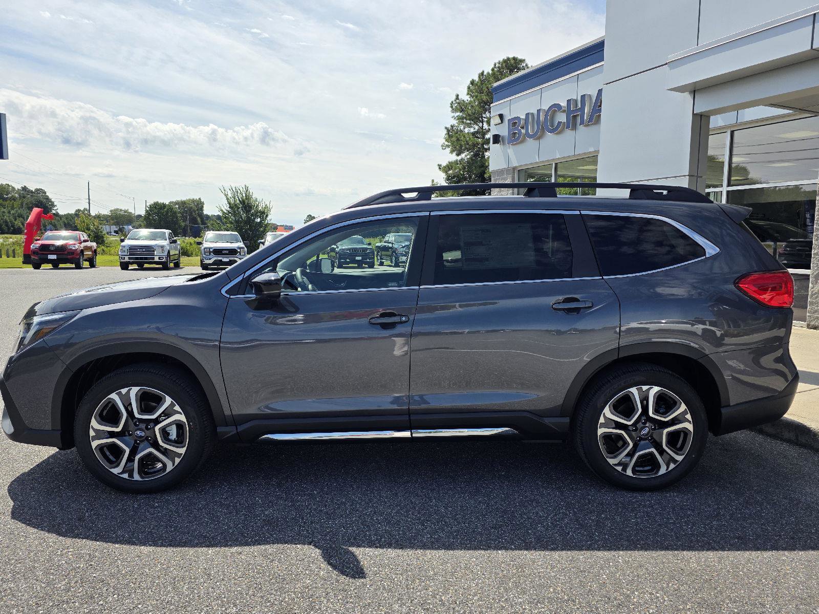 New 2025 Subaru Ascent Limited image 8