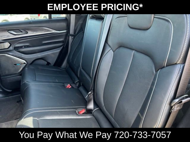 Used 2022 Jeep Grand Cherokee Overland w/ Luxury Tech Group IV AWD/4WD image 18