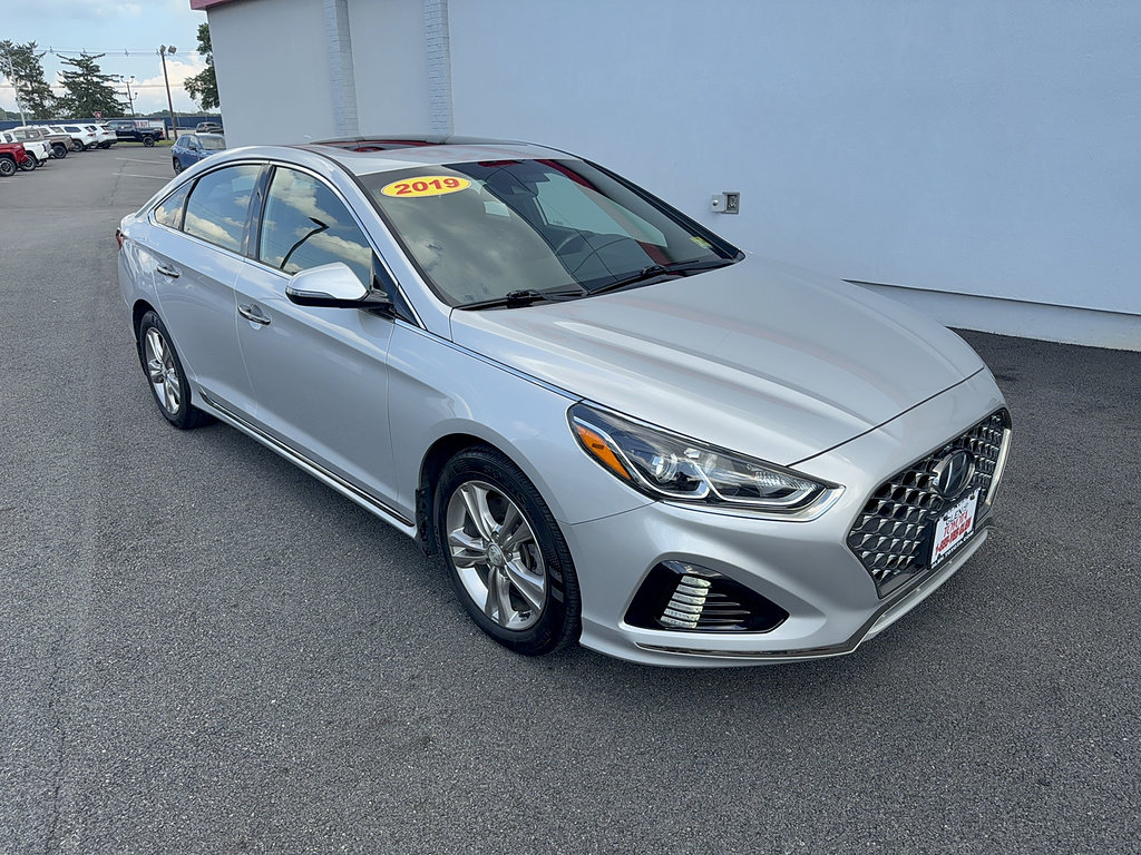 Used 2019 Hyundai Sonata Sport w/ Tech Package 03 FWD image 2