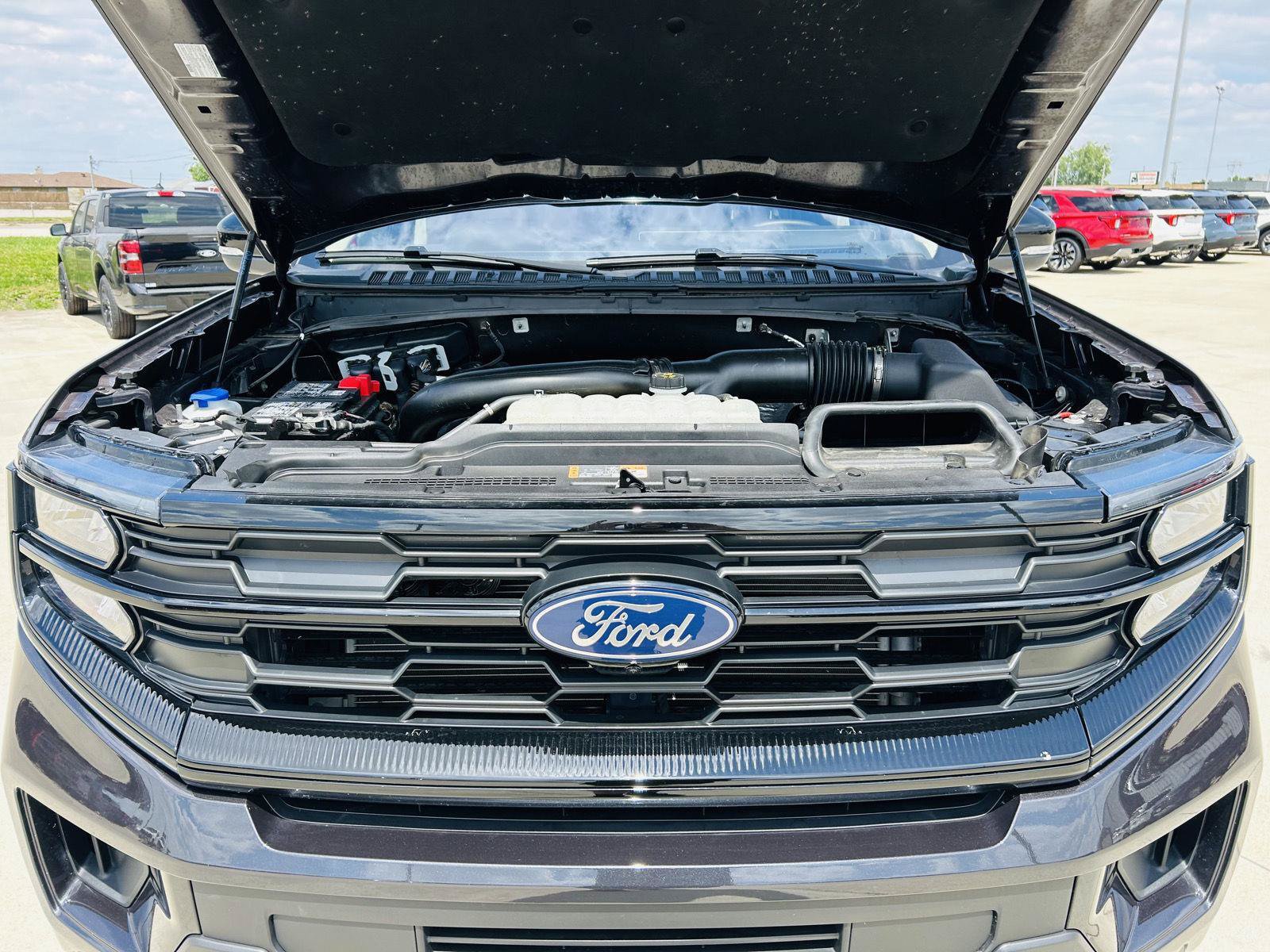 Used 2025 Ford Expedition Active AWD/4WD image 52