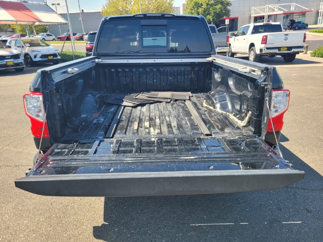 Used 2021 Nissan Titan SV w/ SV Convenience Package AWD/4WD image 11