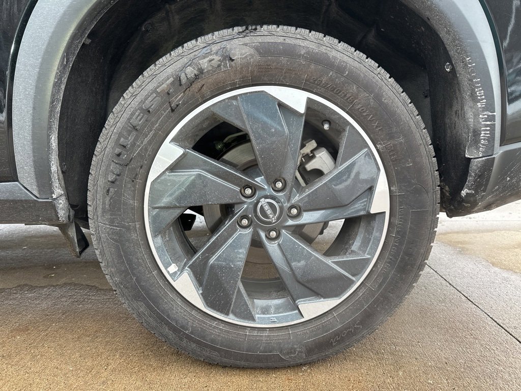 Used 2024 Nissan Rogue SV image 16