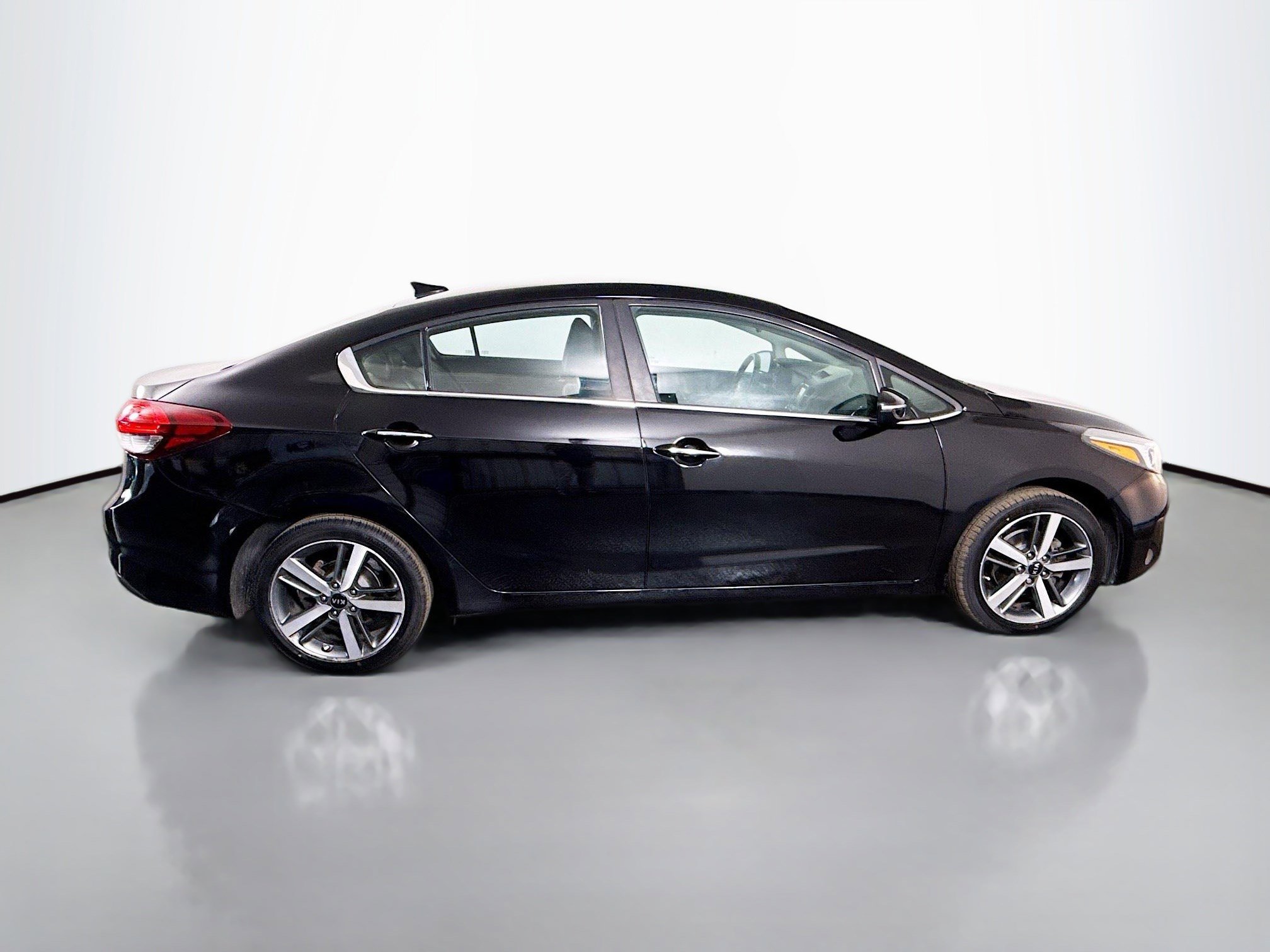 Used 2017 Kia Forte EX image 11