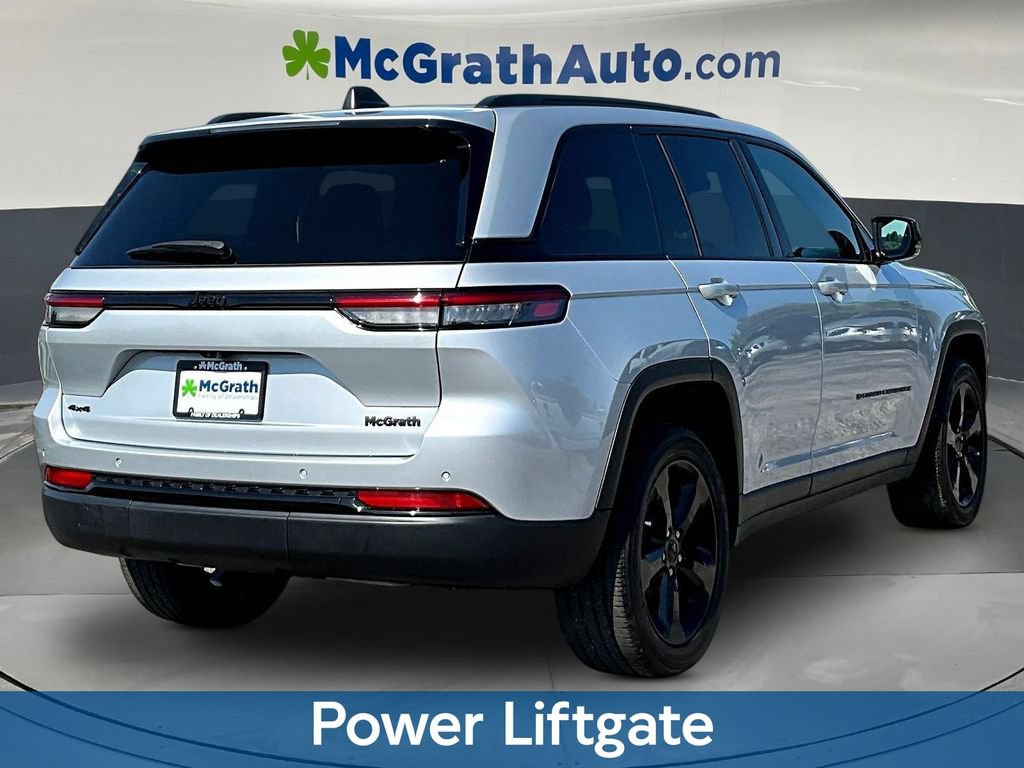 Used 2023 Jeep Grand Cherokee Altitude AWD/4WD image 8