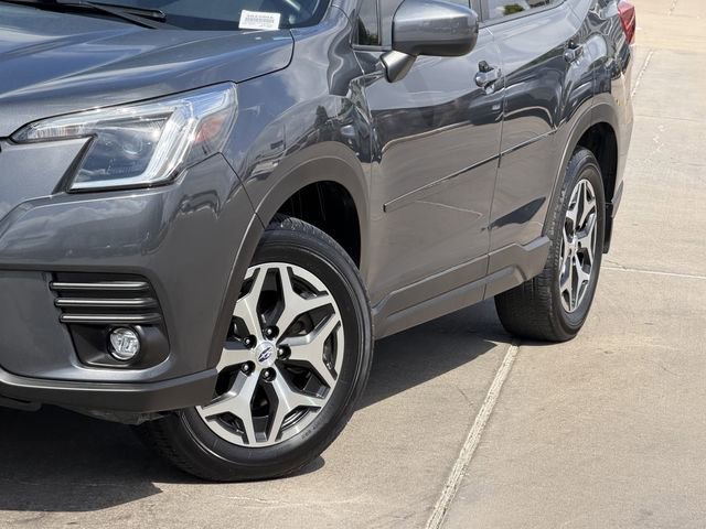Used 2024 Subaru Forester Premium image 3