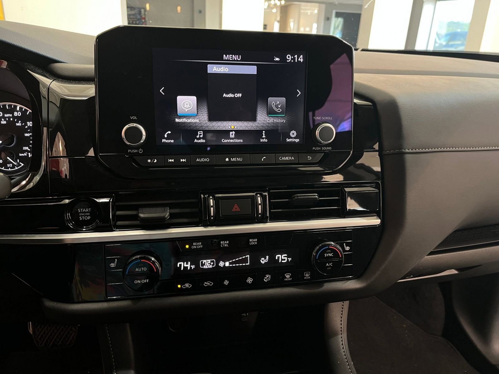 Used 2025 Nissan Pathfinder SV FWD image 17