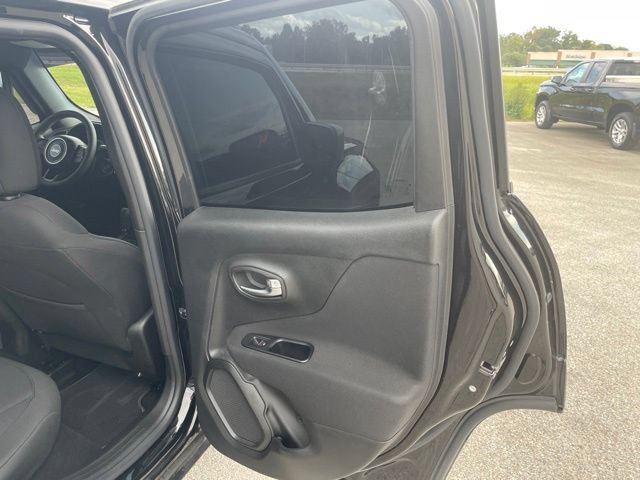 Used 2021 Jeep Renegade Latitude AWD/4WD image 50