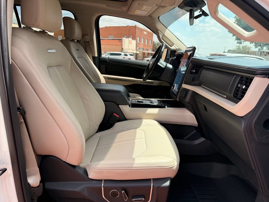 Used 2023 Ford Expedition Platinum RWD image 6