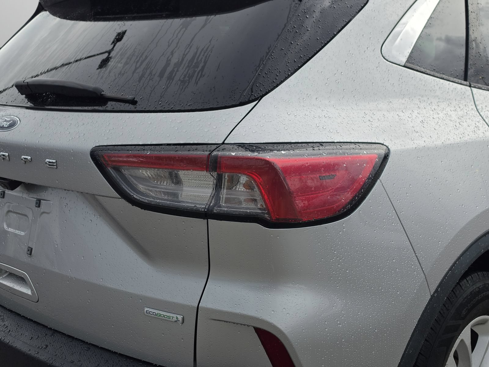Used 2020 Ford Escape SE FWD image 14