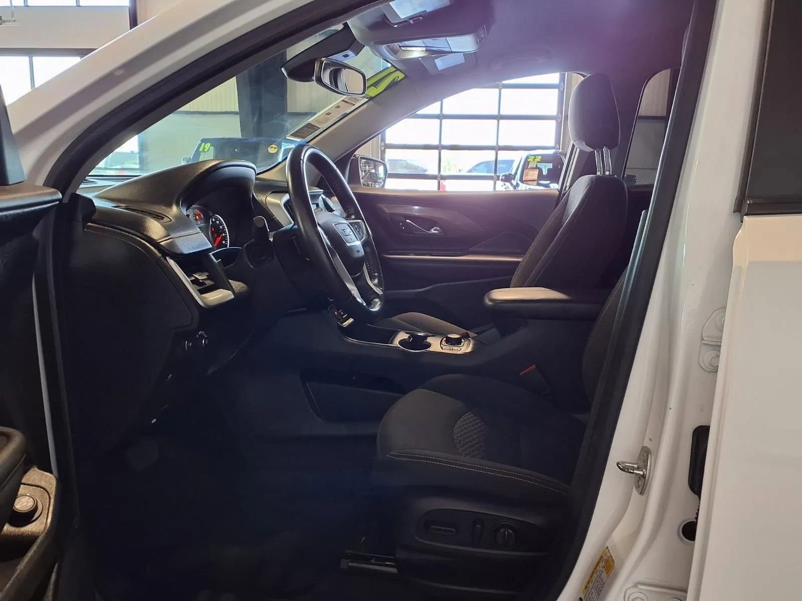 Used 2021 GMC Terrain SLE w/ Driver Convenience Package AWD/4WD image 18