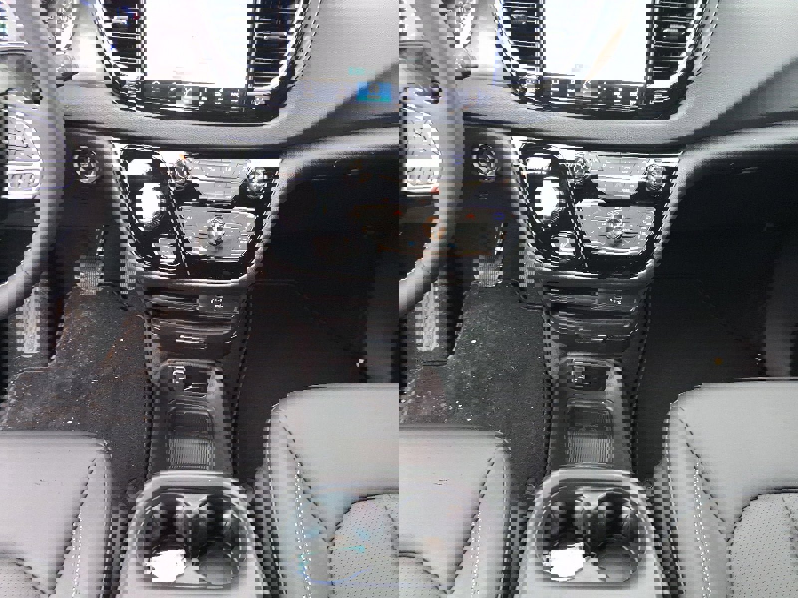 New 2026 Chrysler Voyager LX image 12