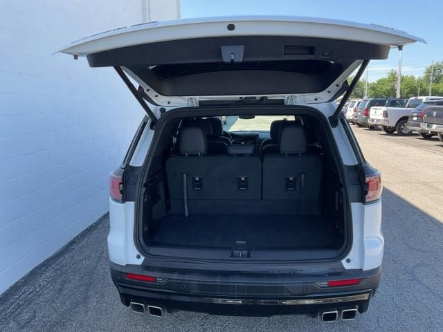 Used 2024 GMC Acadia AT4 w/ Luxury Package AWD/4WD image 11