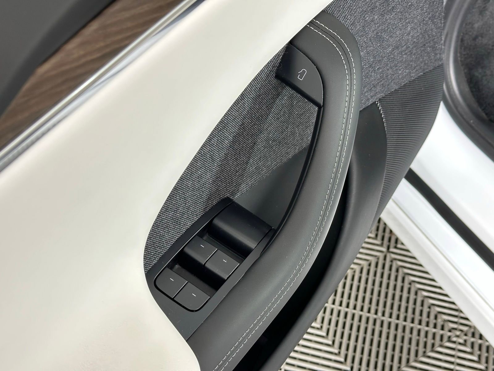 Used 2022 Tesla Model S image 33