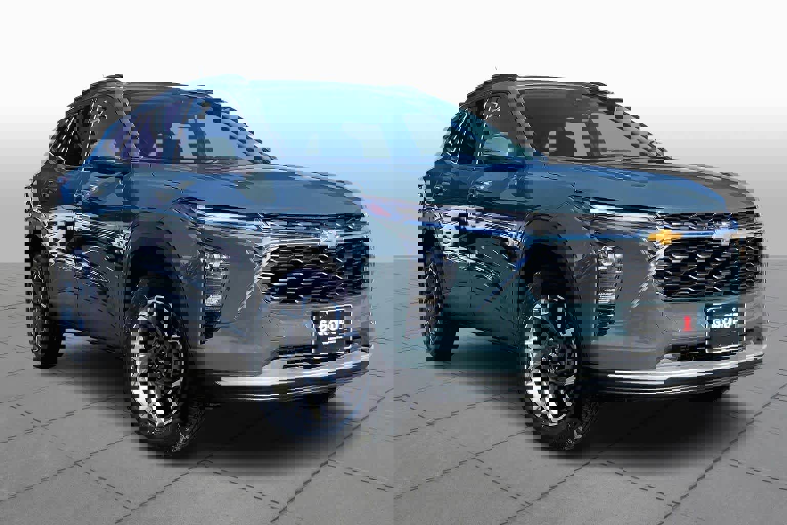 Certified 2025 Chevrolet Trax LT w/ Driver Confidence Package image 2