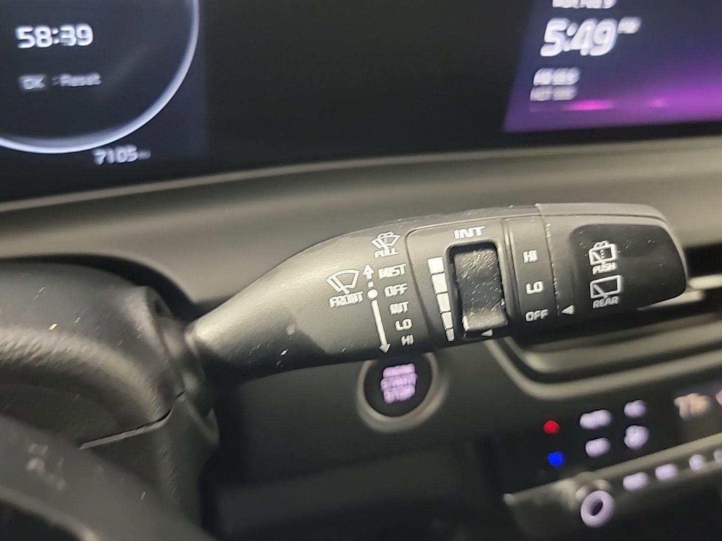 Used 2025 Kia Seltos EX image 28