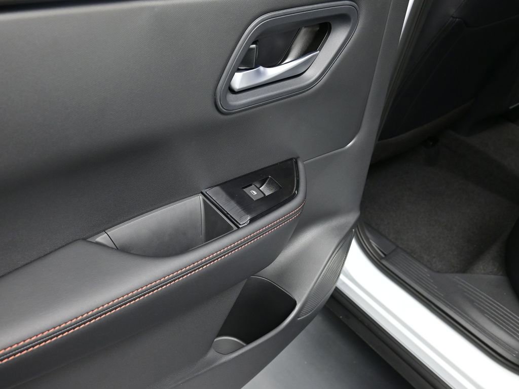 New 2026 Nissan Rogue SV image 18