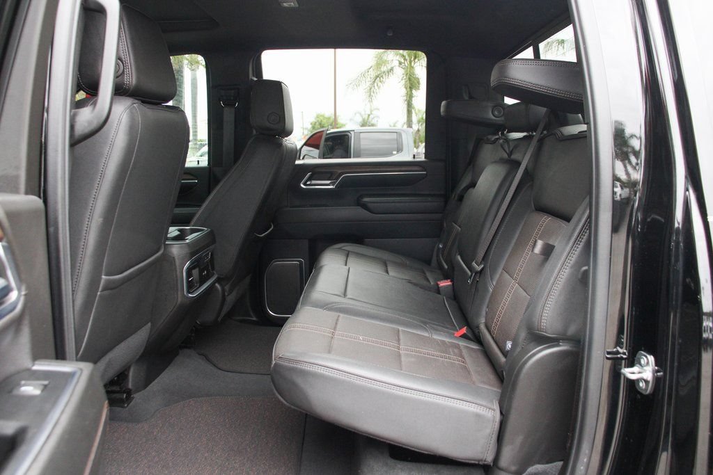 Used 2024 Chevrolet Silverado 2500 High Country w/ Technology Package AWD/4WD image 39