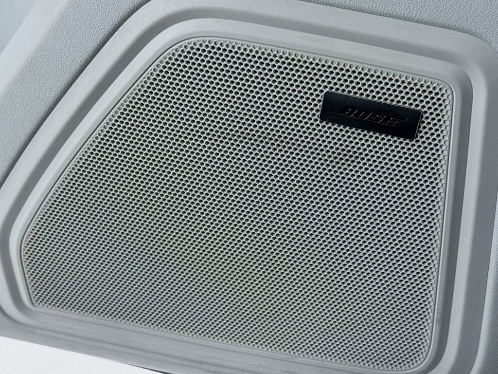 Certified 2016 Porsche Macan Turbo image 12