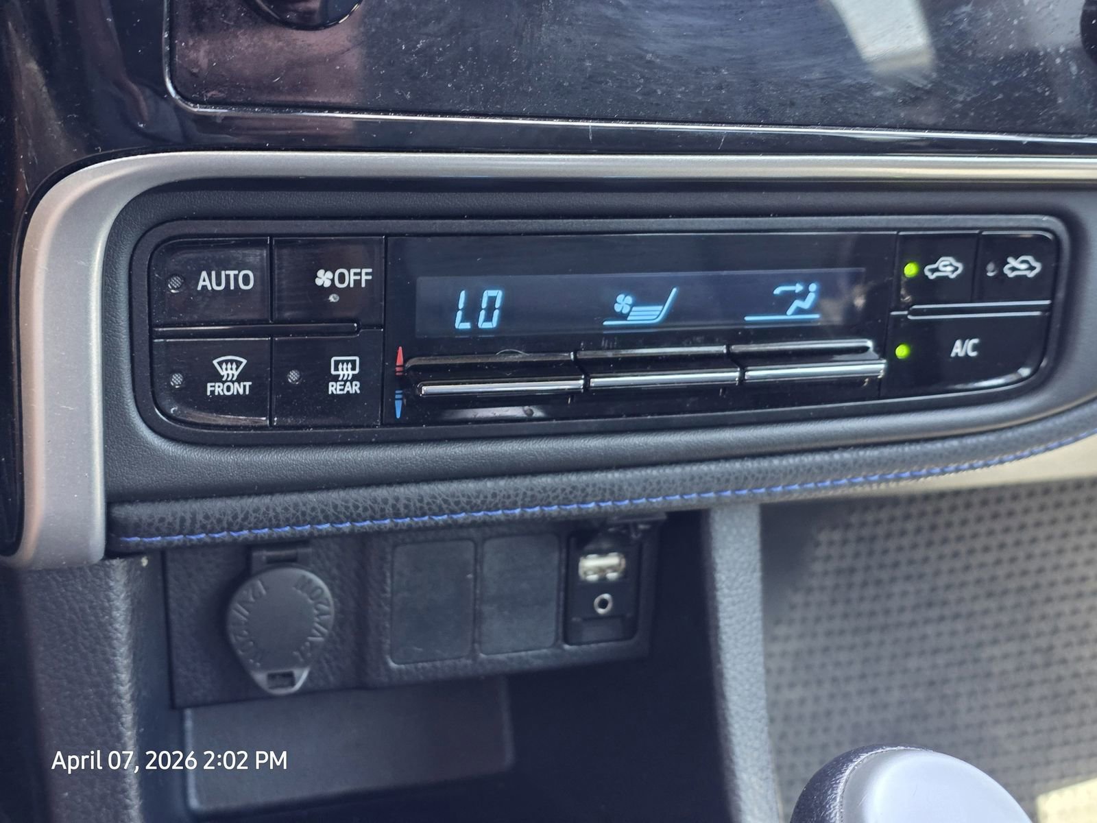 Used 2019 Toyota Corolla SE w/ Carpet Mat Package (TMS) FWD image 23