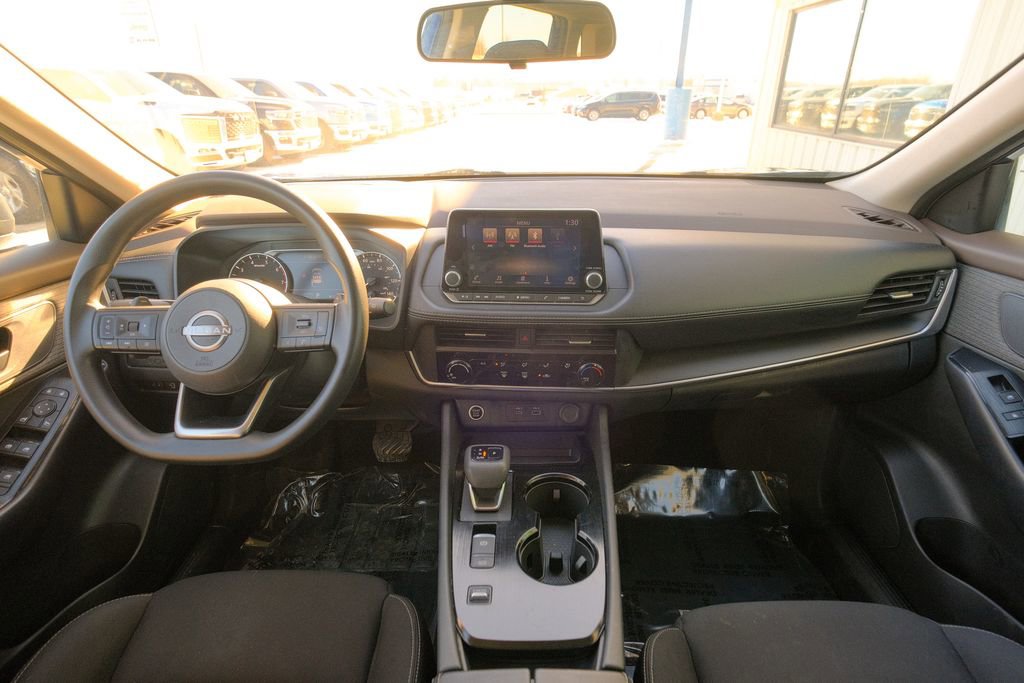 Used 2023 Nissan Rogue S image 31