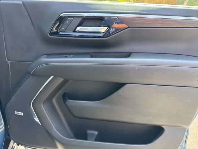 Used 2025 Chevrolet Tahoe Premier AWD/4WD image 31