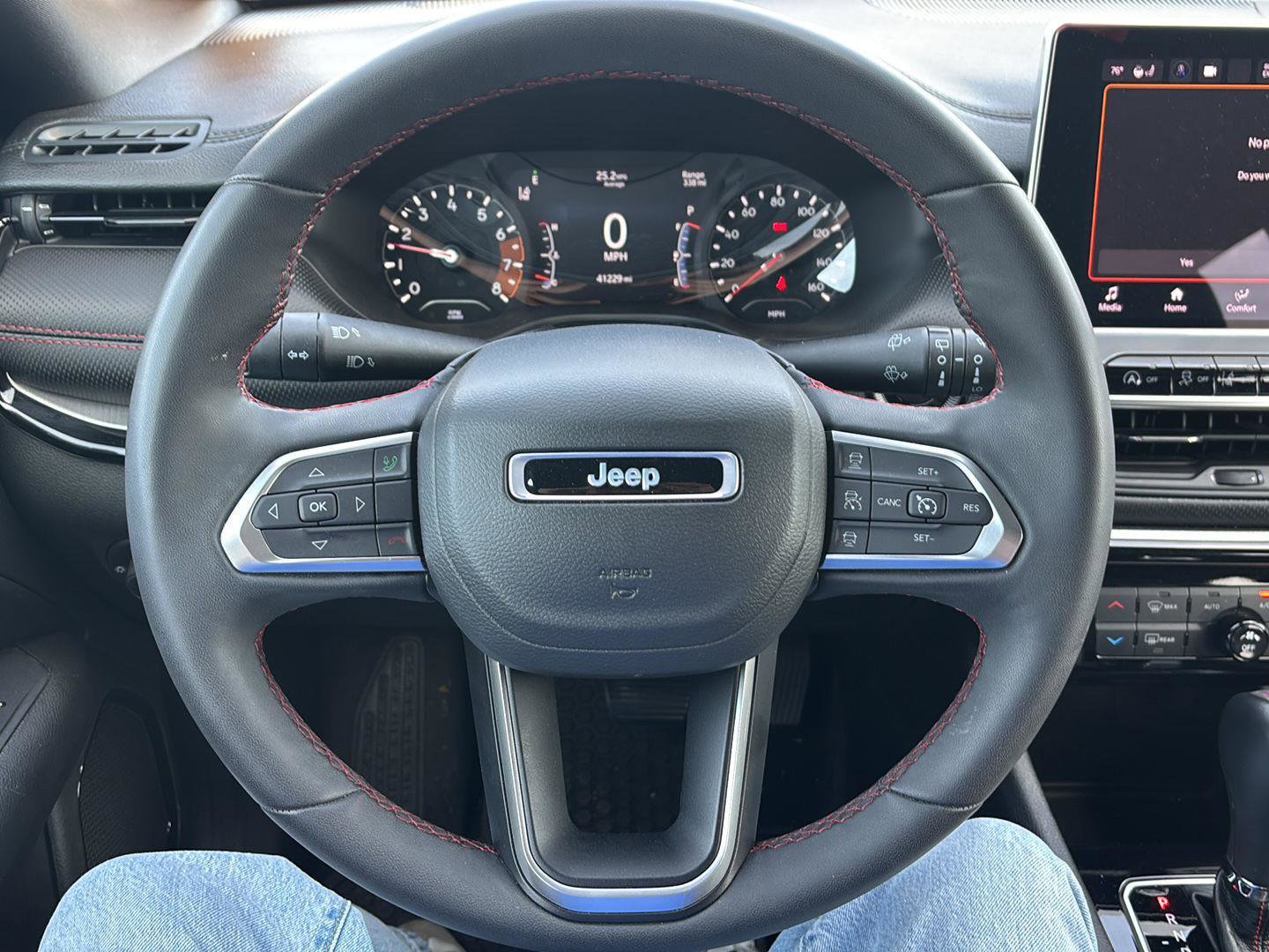 Used 2023 Jeep Compass Trailhawk w/ Trailhawk Convenience Group image 11