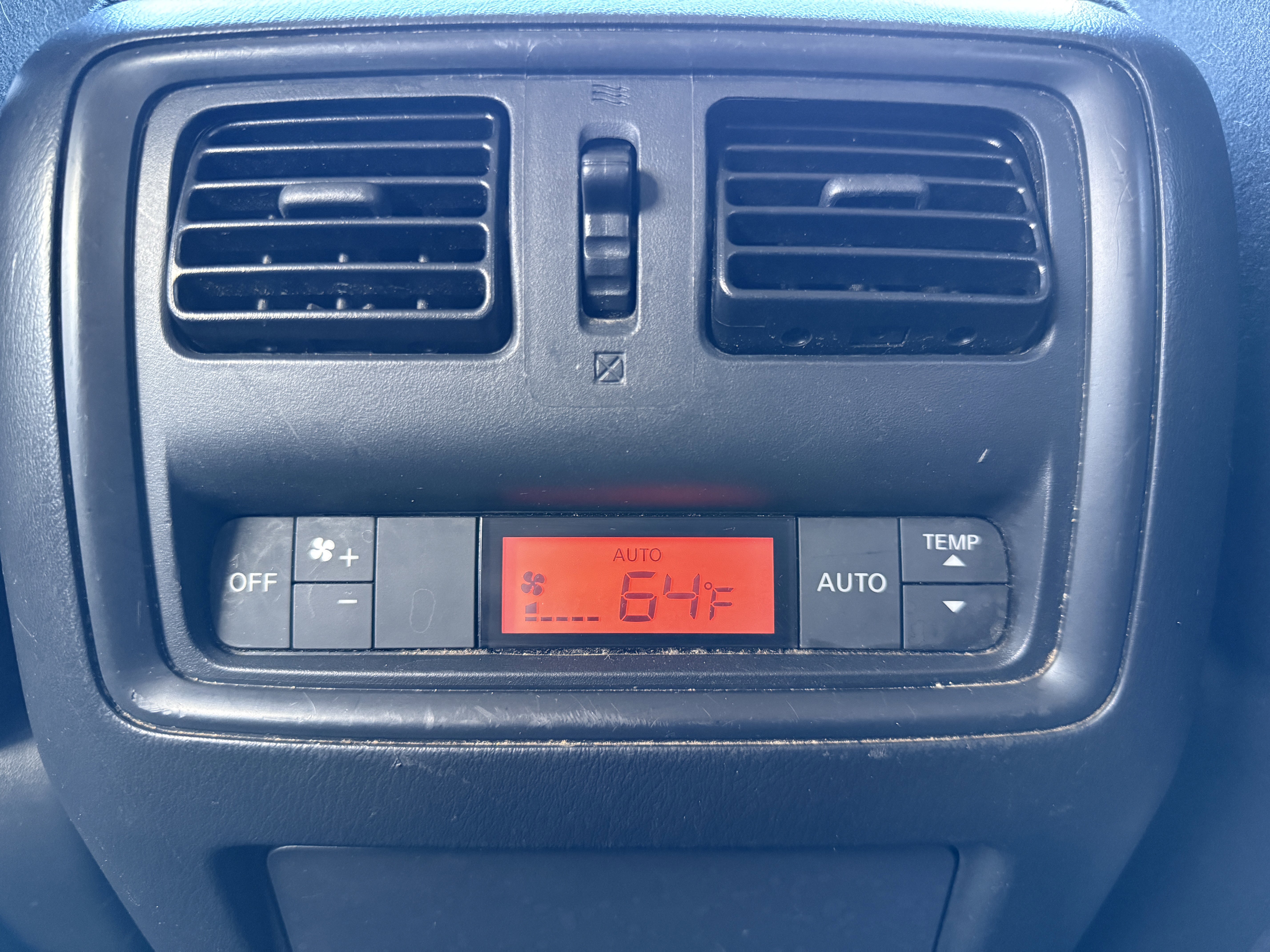 Used 2015 Nissan Pathfinder S image 36