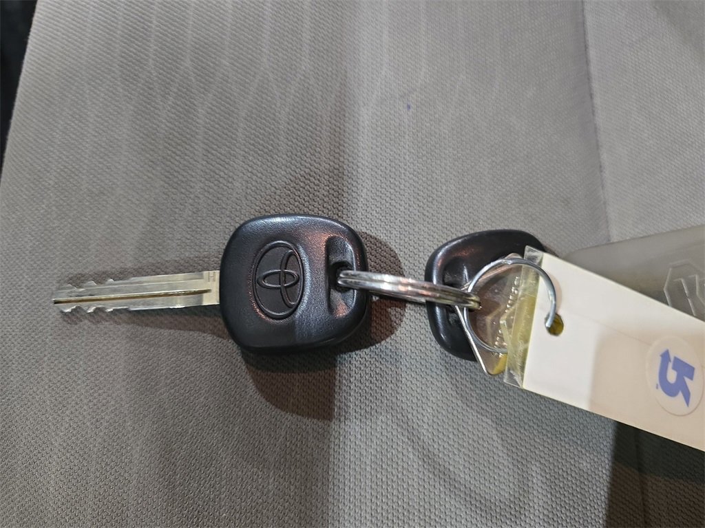 Used 2018 Toyota Tacoma SR image 30