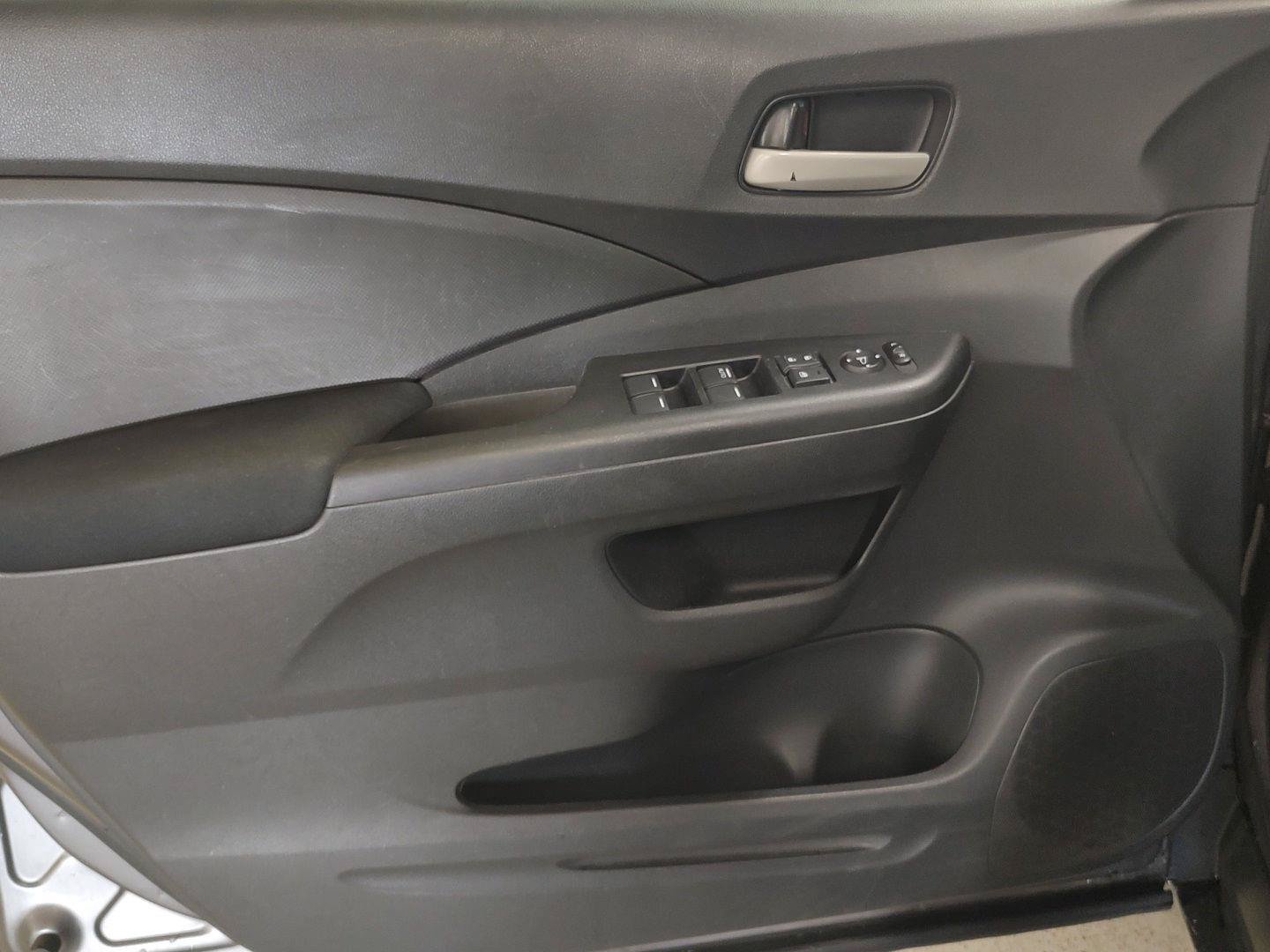 Used 2016 Honda CR-V LX image 17