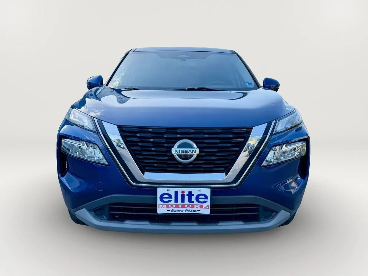 Used 2021 Nissan Rogue SV FWD image 2