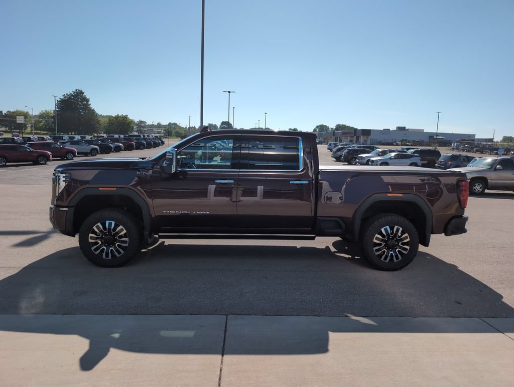 Used 2024 GMC Sierra 2500 Denali Ultimate AWD/4WD image 5