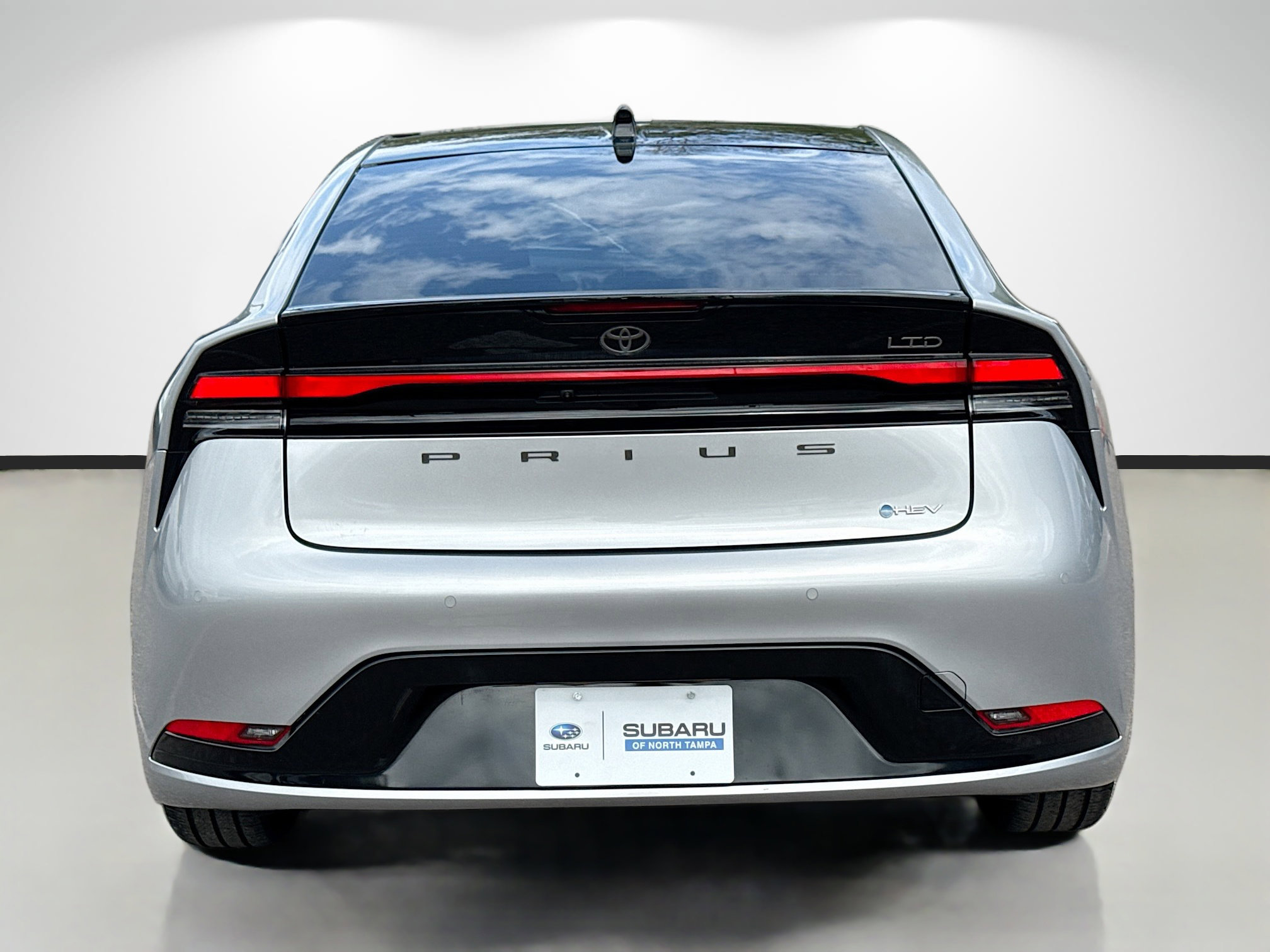 Used 2024 Toyota Prius Limited FWD image 4