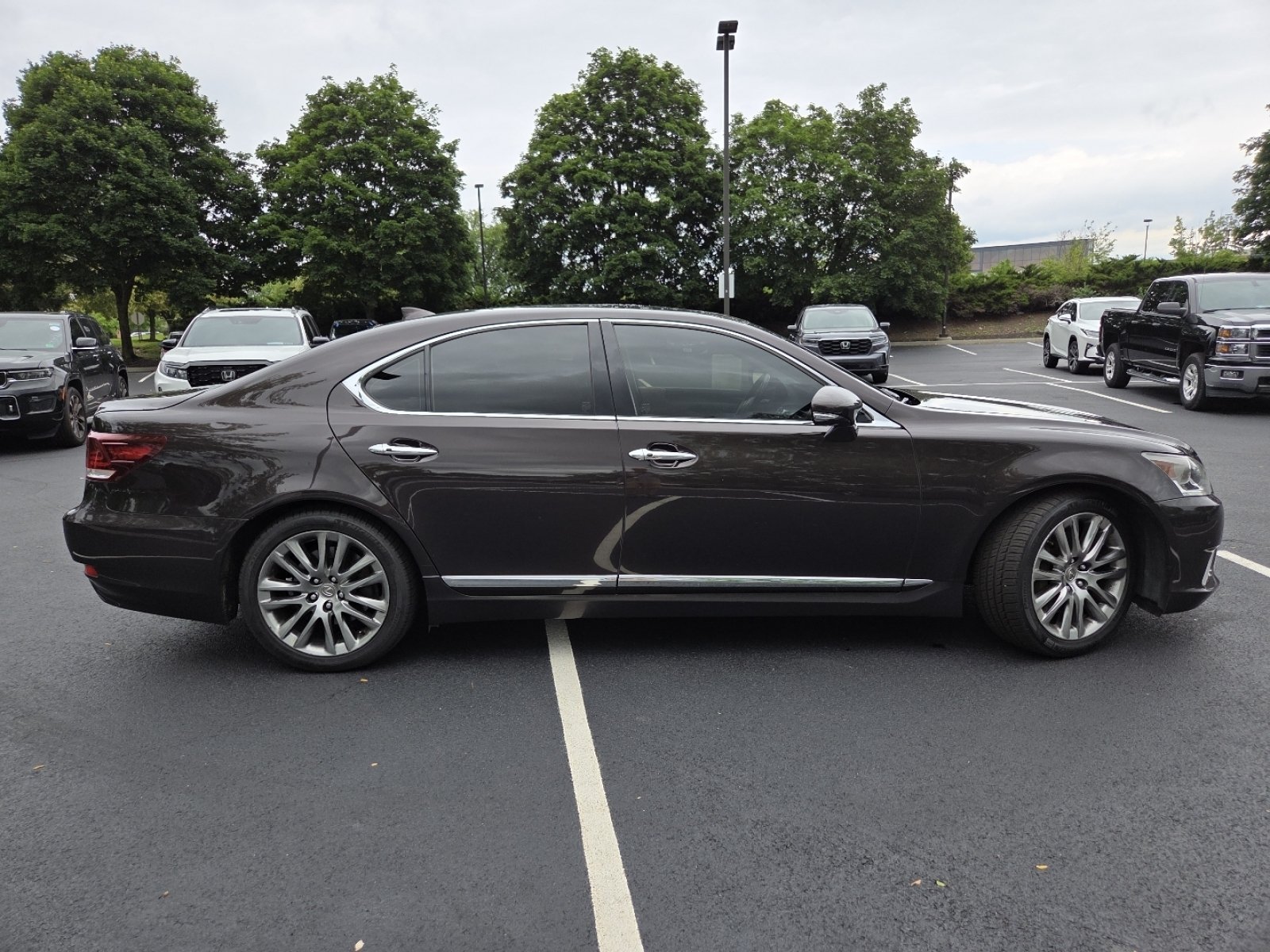 Used 2015 Lexus LS 460 AWD w/ Comfort Package image 24