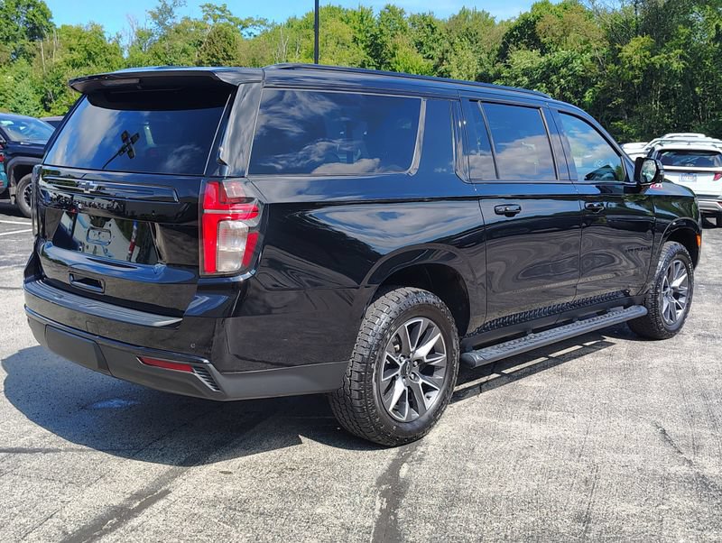 Used 2024 Chevrolet Suburban Z71 w/ Luxury Package AWD/4WD image 10