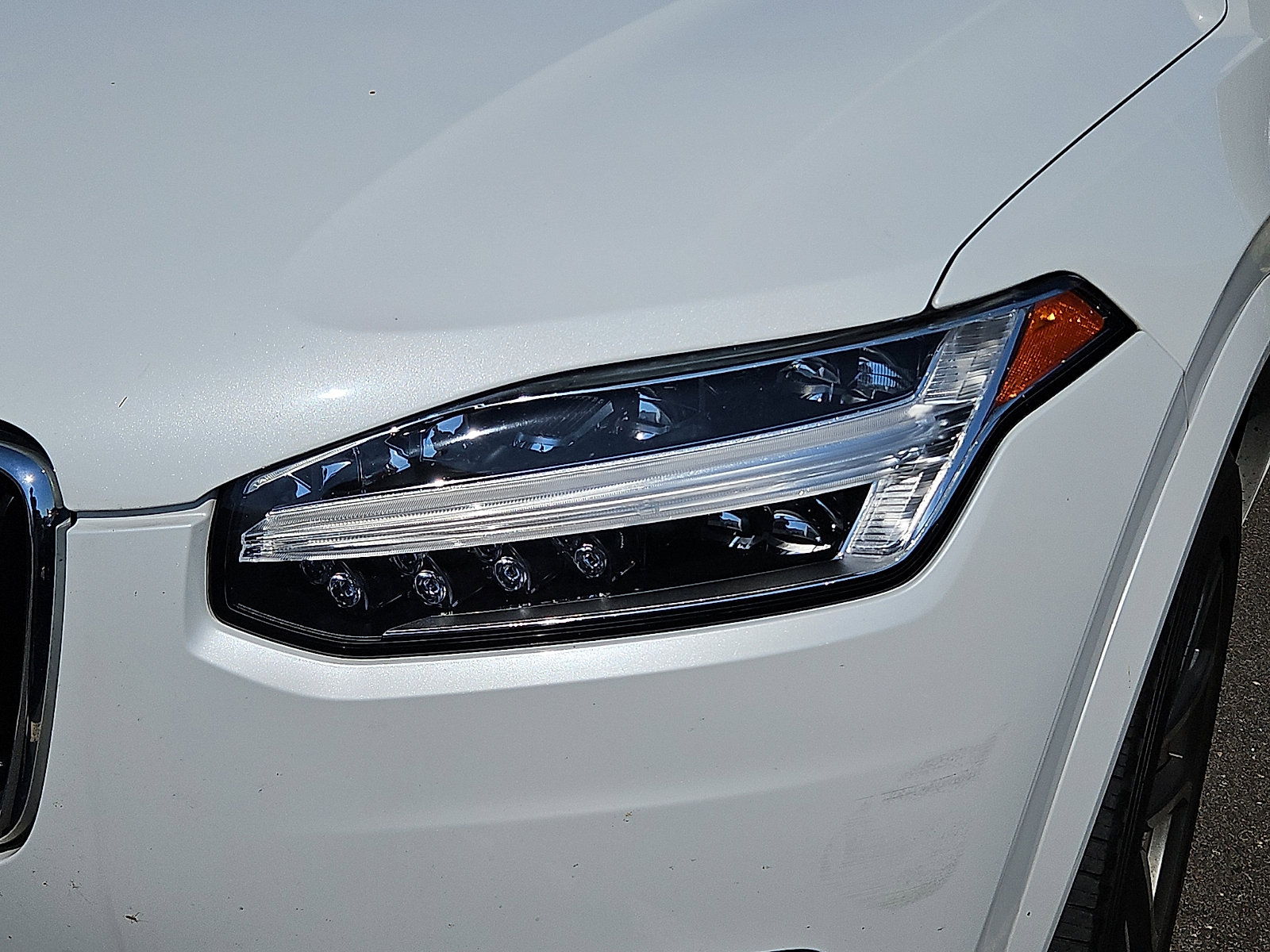 Used 2019 Volvo XC90 T6 Momentum AWD/4WD image 4