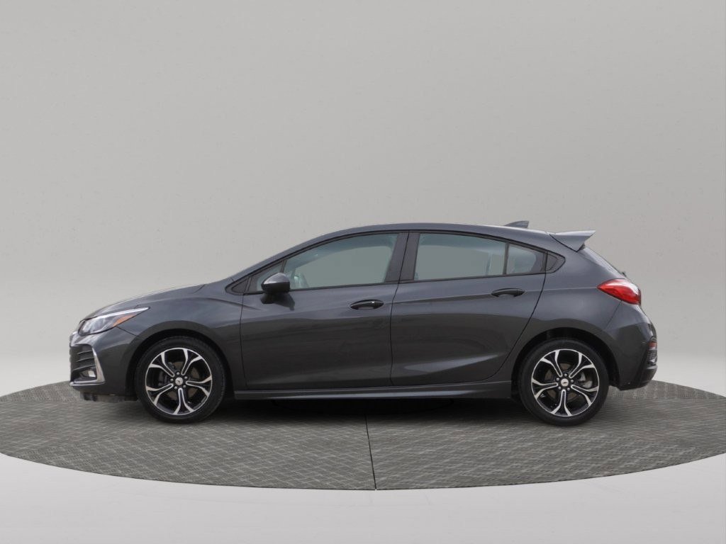 Used 2019 Chevrolet Cruze LT w/ Convenience Package image 3