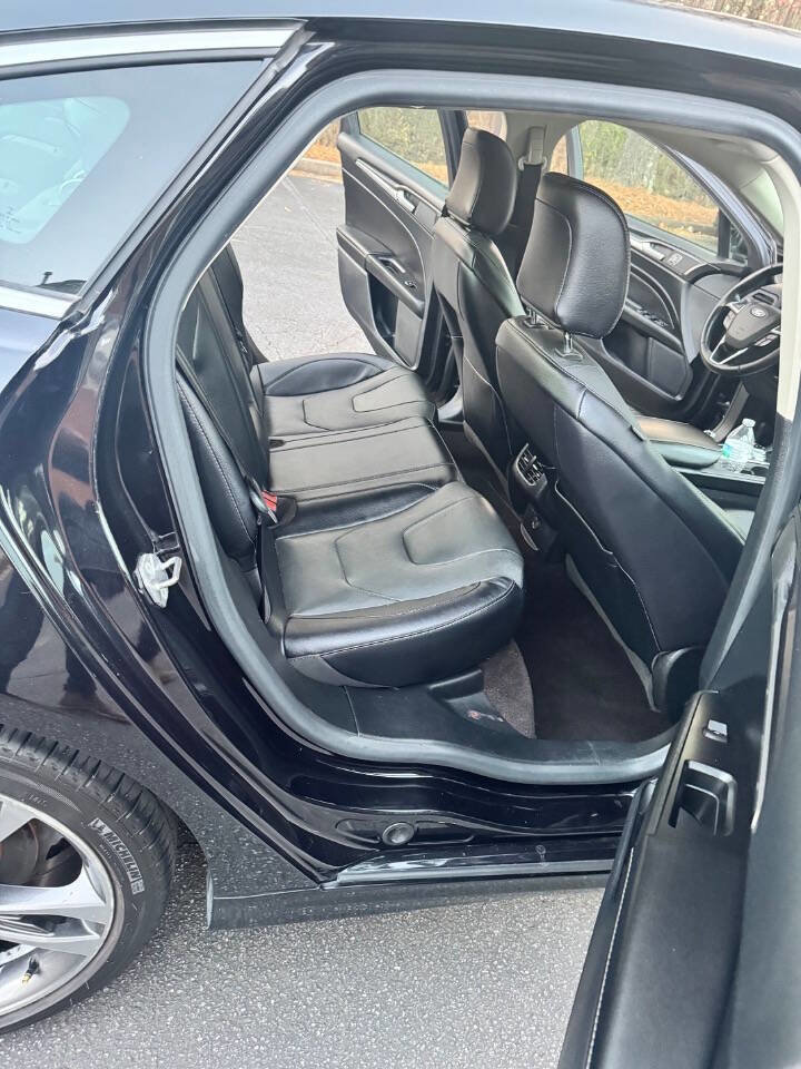 Used 2020 Ford Fusion Titanium image 26