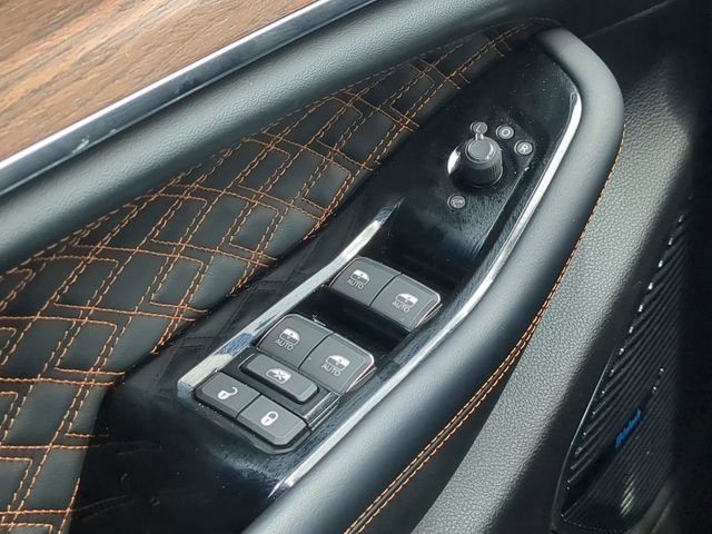 Used 2023 Jeep Grand Cherokee Summit w/ Advanced Protech Group IV AWD/4WD image 31