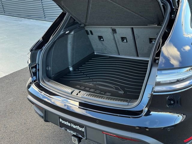 New 2026 Porsche Macan Turbo AWD/4WD image 35