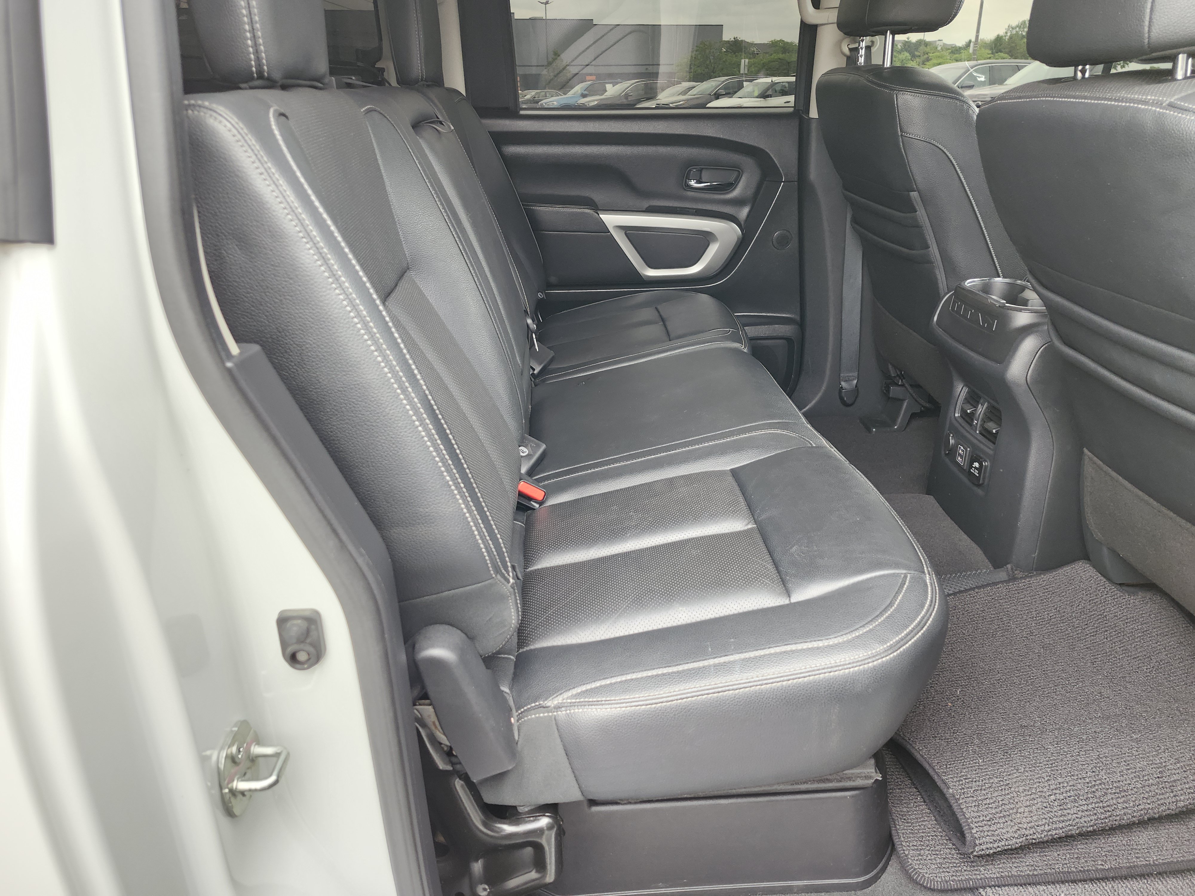 Used 2021 Nissan Titan SL w/ Moonroof Package AWD/4WD image 24
