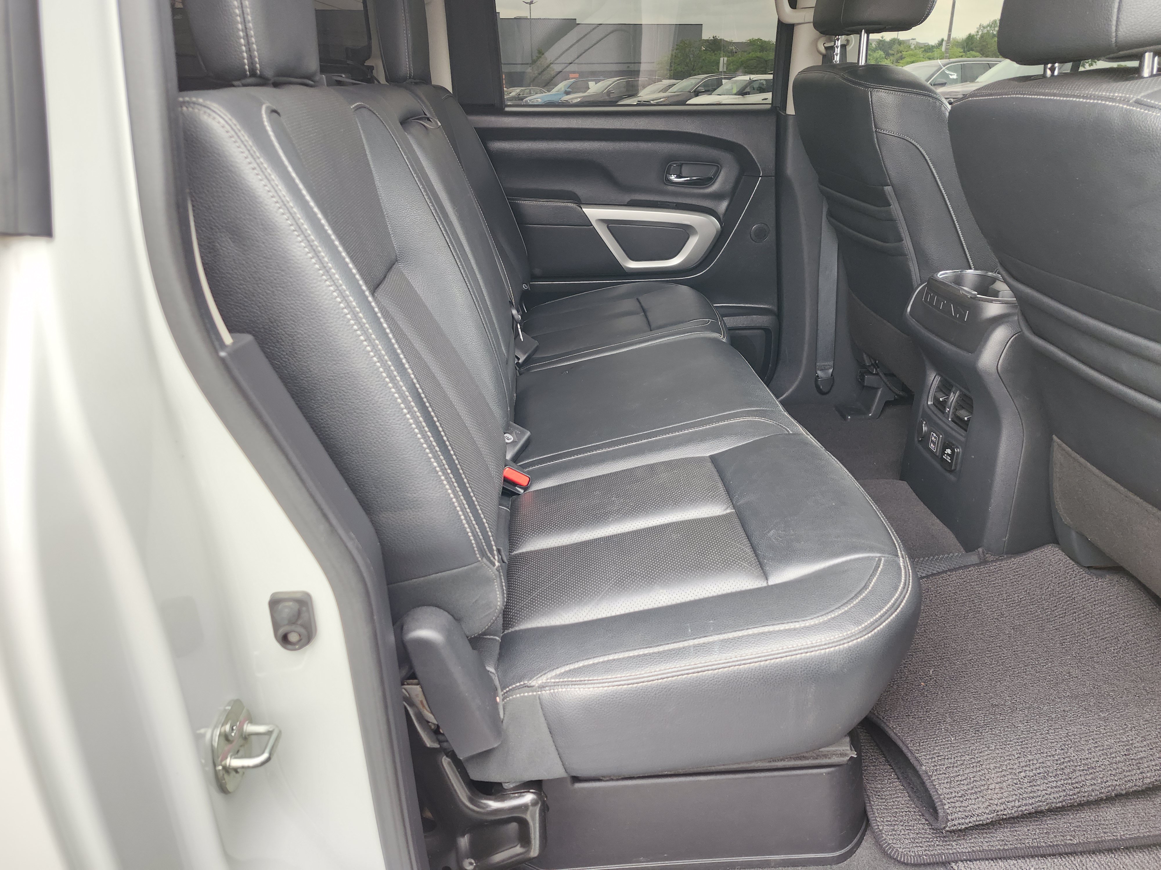 Used 2021 Nissan Titan SL w/ Moonroof Package AWD/4WD image 24
