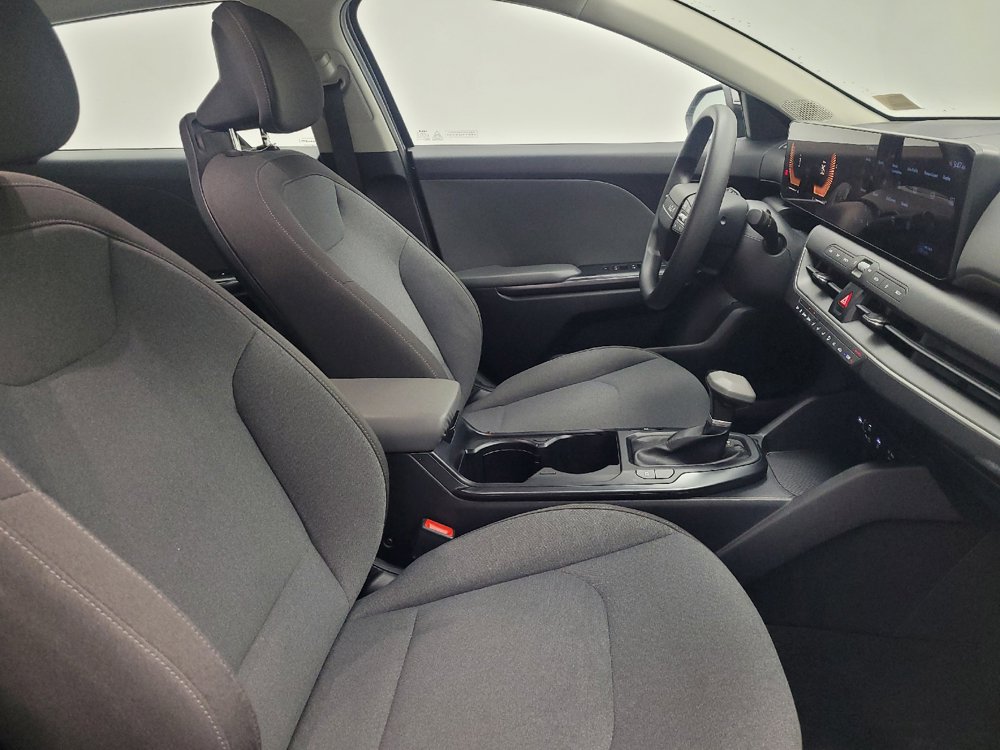 Used 2025 Kia K4 FWD image 21