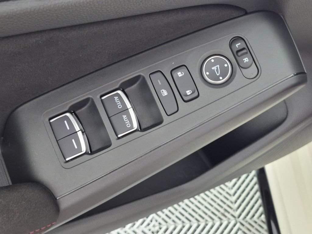 Used 2025 Honda Civic Type R image 11