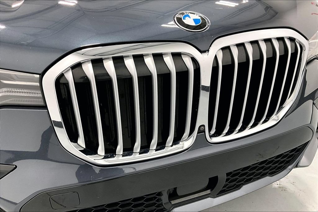Used 2022 BMW X7 xDrive40i w/ M Sport Package AWD/4WD image 31