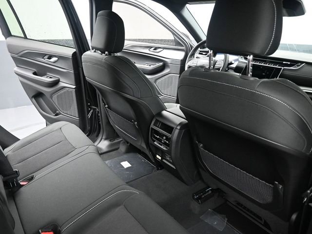 New 2025 Jeep Grand Cherokee Laredo X w/ Luxury Tech Group I image 19